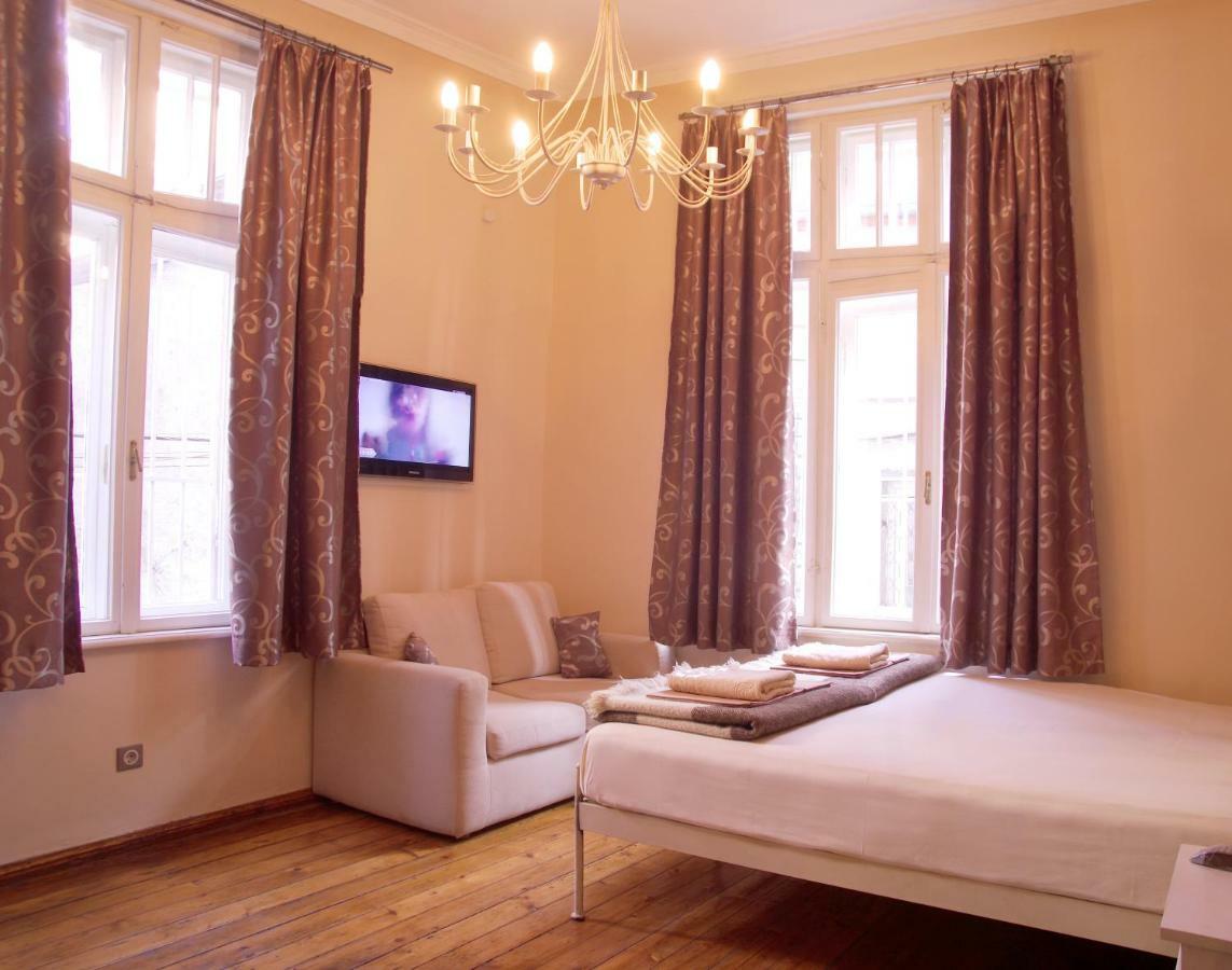 Interhost Guest Rooms And Apartments Sofia Exterior photo